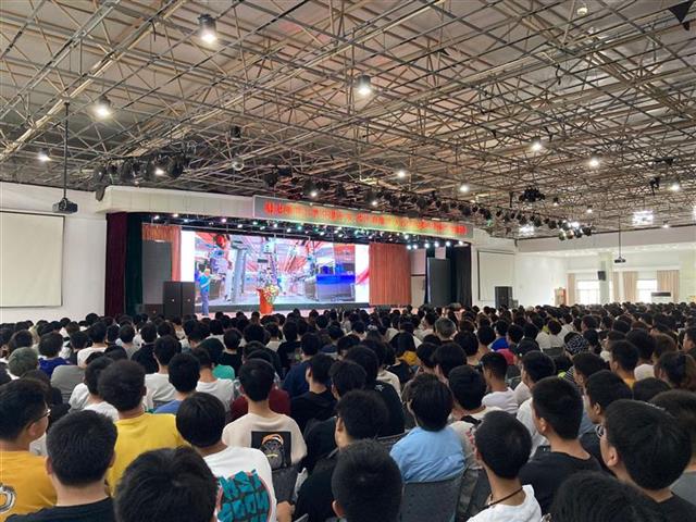 湖北日报：芯片专家谢志峰受聘武昌理工学(图2)